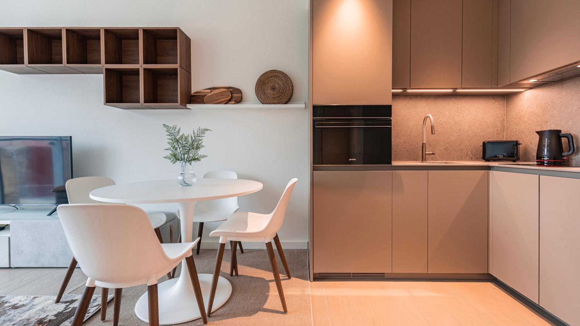 Upscale Riverside By Lovelystay Apartment